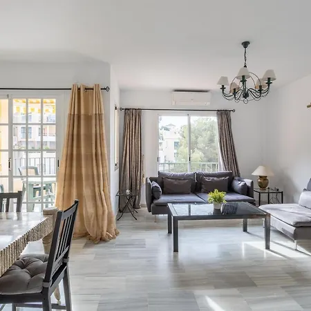 Flores 5 - Large Townhouse Holiday home Nerja