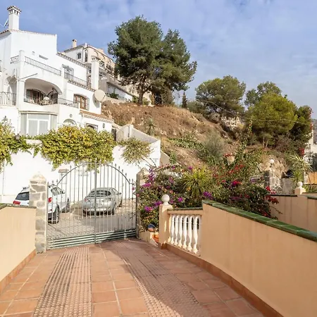 Flores 5 - Large Townhouse