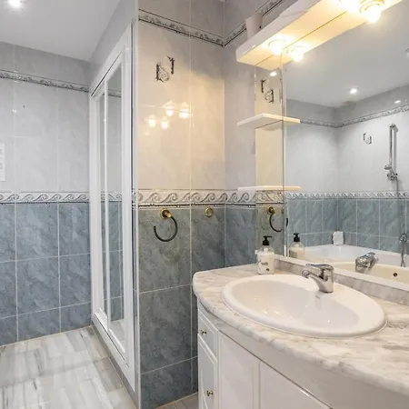 Holiday home Flores 5 - Large Townhouse