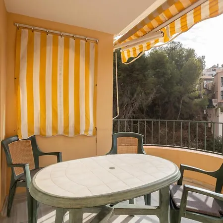 Flores 5 - Large Townhouse Holiday home *