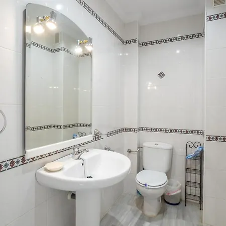 Flores 5 - Large Townhouse Holiday home