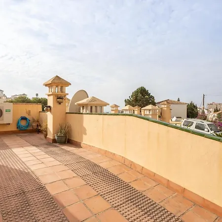 Flores 5 - Large Townhouse