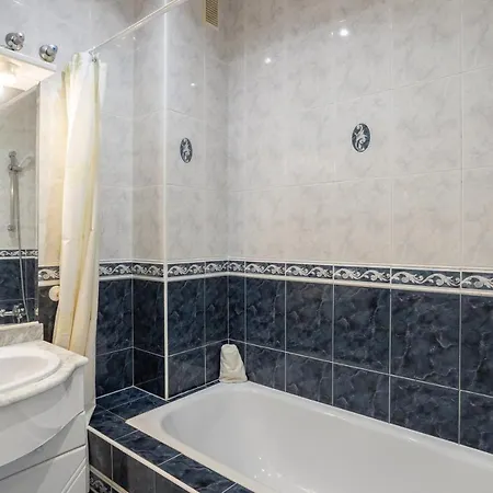 Flores 5 - Large Townhouse * Nerja