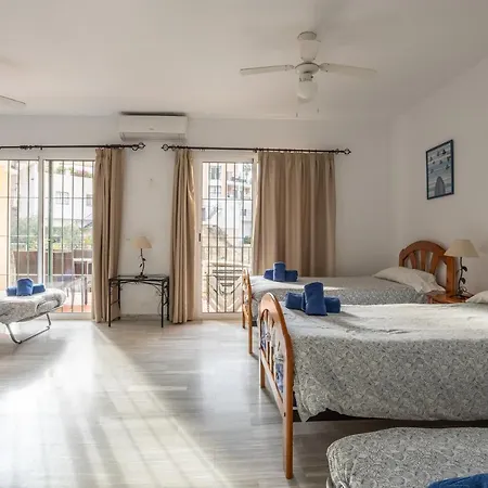Flores 5 - Large Townhouse Сasa de vacaciones Nerja