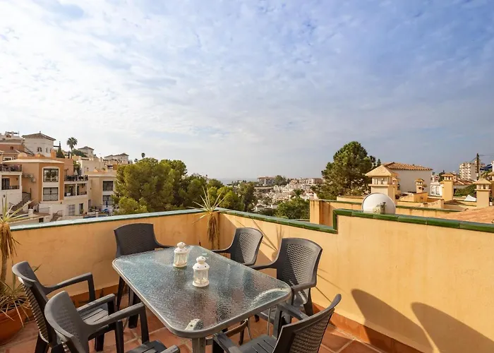 Flores 5 - Large Townhouse