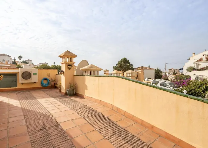 Flores 5 - Large Townhouse