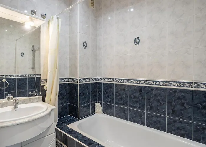 Flores 5 - Large Townhouse * 内尔哈