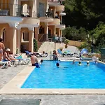 Сasa de vacaciones Flores 5 - Large Townhouse *