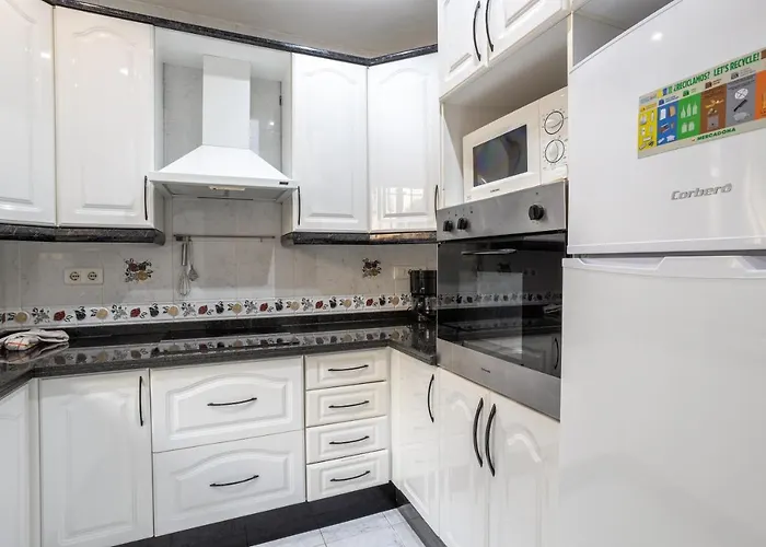 Flores 5 - Large Townhouse * Nerja