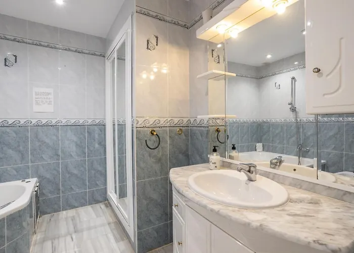 Holiday home Flores 5 - Large Townhouse