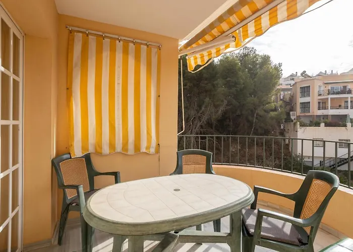 Flores 5 - Large Townhouse Holiday home *