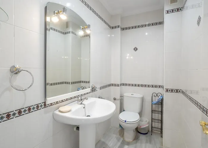 Flores 5 - Large Townhouse Holiday home