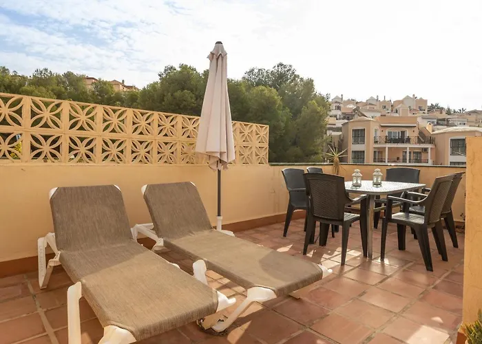 Flores 5 - Large Townhouse Holiday home