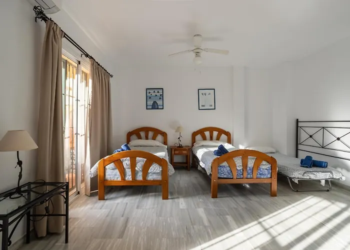 Flores 5 - Large Townhouse *