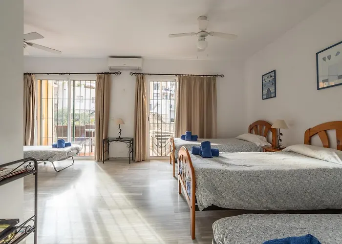 Flores 5 - Large Townhouse Holiday home Nerja