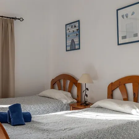 Flores 5 - Large Townhouse Hébergement de vacances Nerja